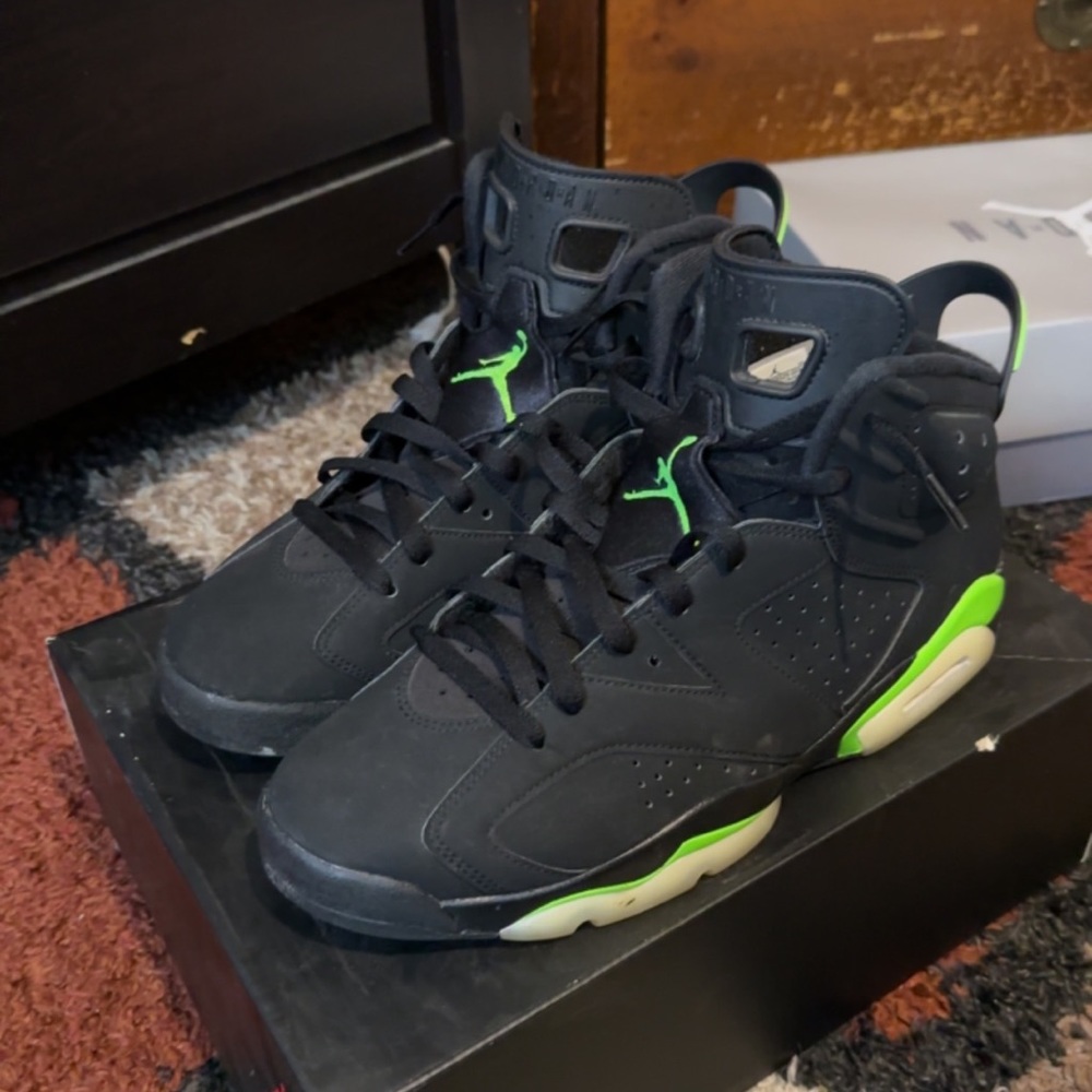 Jordan Retro 6 (Electric Green)